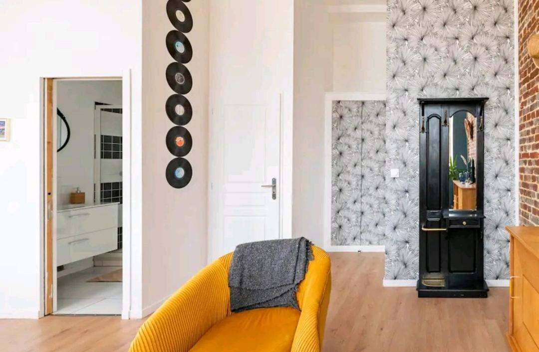 4 Apartment *